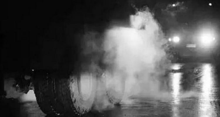 剎車片冒煙是怎么回事