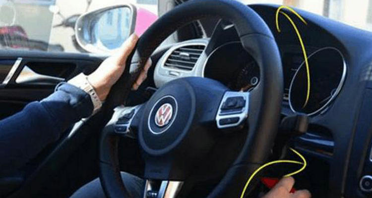 方向盤鎖死左右晃動都解不開怎么辦