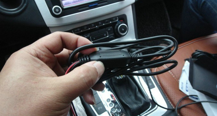 行車(chē)記錄儀acc和b+怎么接