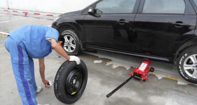 道路救援補(bǔ)胎要多少錢