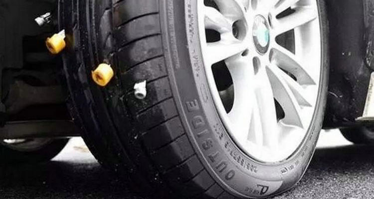 汽車胎破了是補(bǔ)還是換