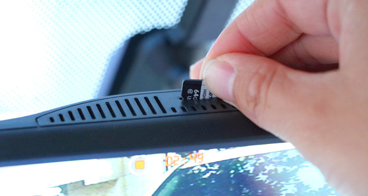 行車記錄儀內(nèi)存卡怎么取出來(lái)