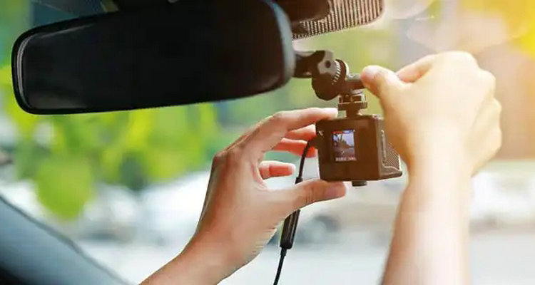 安裝行車記錄儀人工費(fèi)多少錢(qián)一臺(tái)