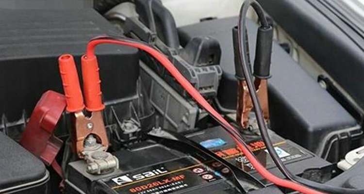 汽車(chē)電瓶搭錯(cuò)了線(xiàn)會(huì)怎樣