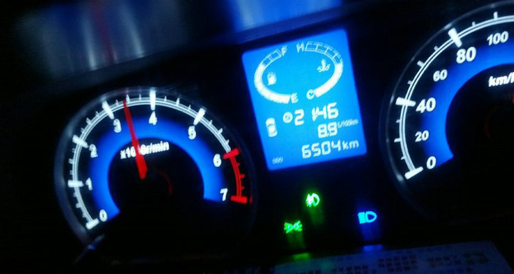 車跑到100到120抖動厲害是怎么回事