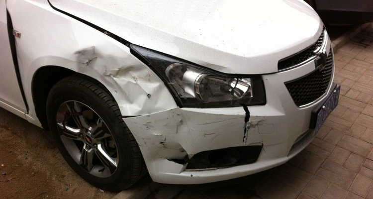 保險(xiǎn)杠撞裂了保險(xiǎn)公司給換新嗎