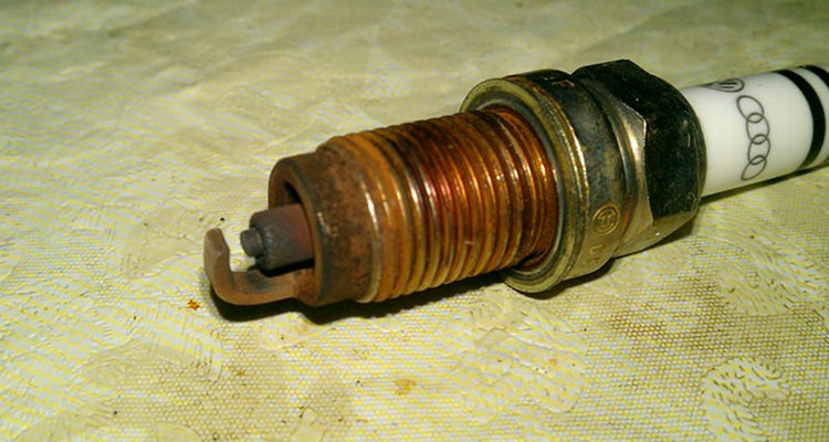 火花塞壞了一個會出現(xiàn)什么癥狀