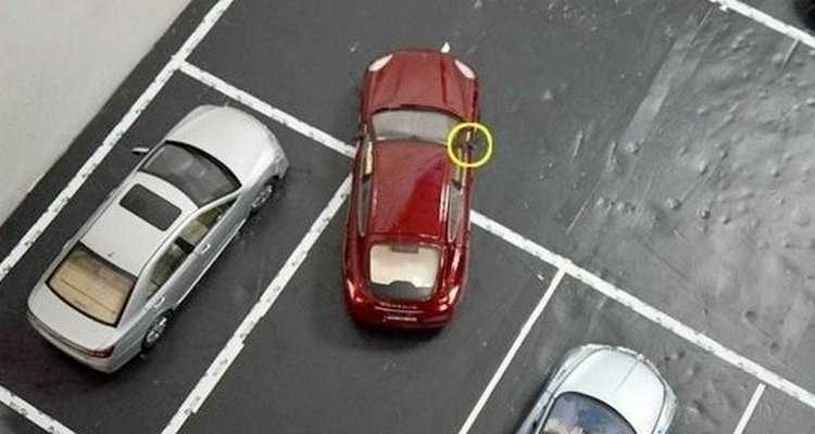 汽車倒車入庫(kù)技巧