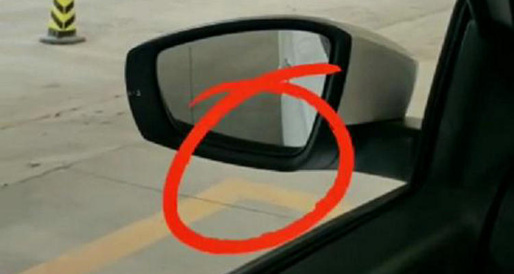 科目二側(cè)方位停車最簡(jiǎn)單的找點(diǎn)方法