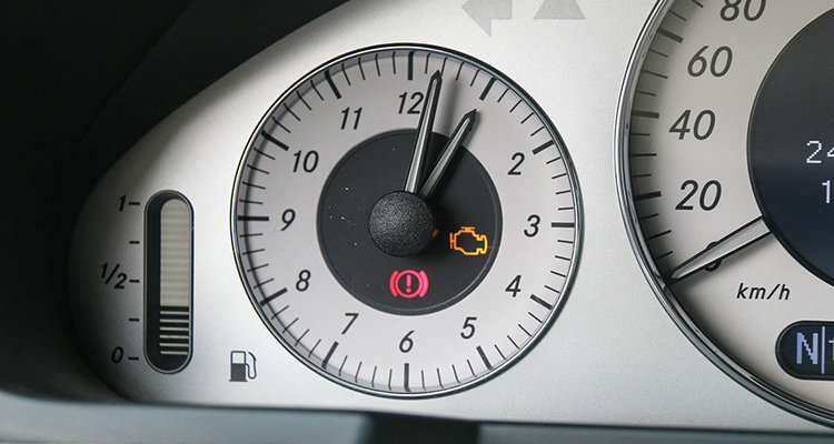 怠速時(shí)轉(zhuǎn)速表指針不穩(wěn)定怎么回事