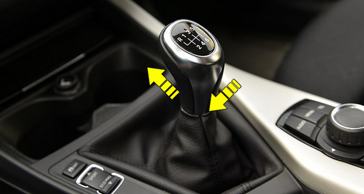 手動(dòng)擋汽車起步的正確操作