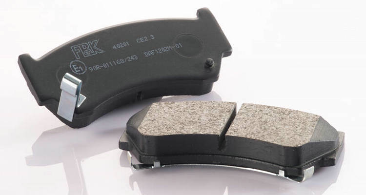 陶瓷剎車片和金屬剎車片哪個(gè)好