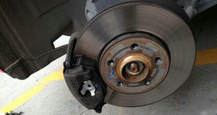 剎車時候有吱吱響是什么問題