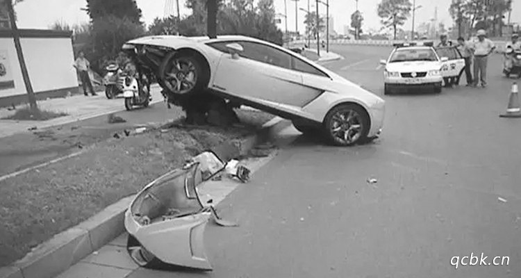 無(wú)證駕駛出車禍應(yīng)當(dāng)承擔(dān)什么責(zé)任