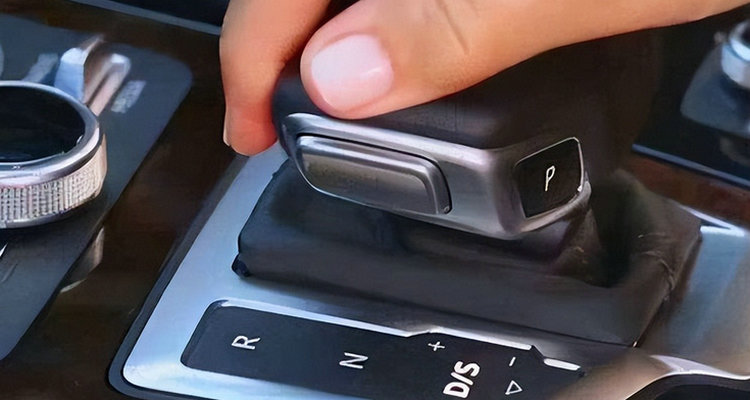 自動(dòng)擋N檔需要踩剎車嗎