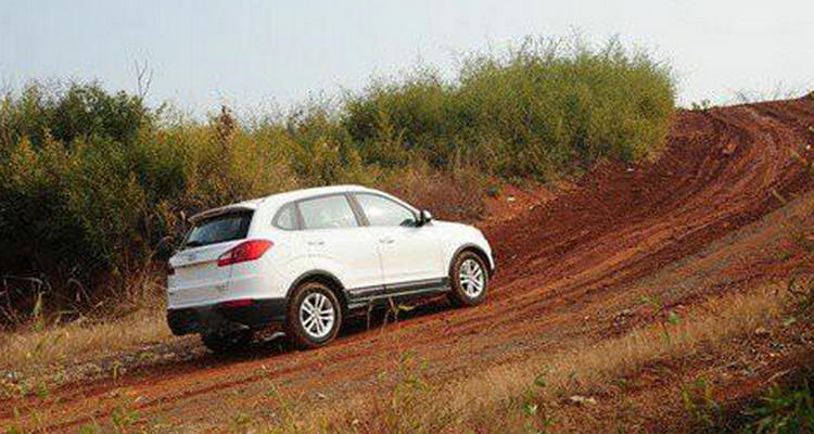 手動(dòng)擋爬坡用幾檔最好