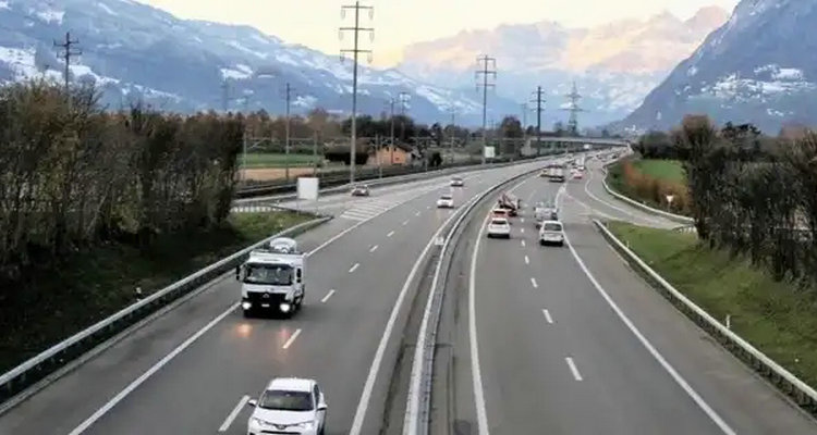 自動(dòng)擋N檔滑行傷車嗎