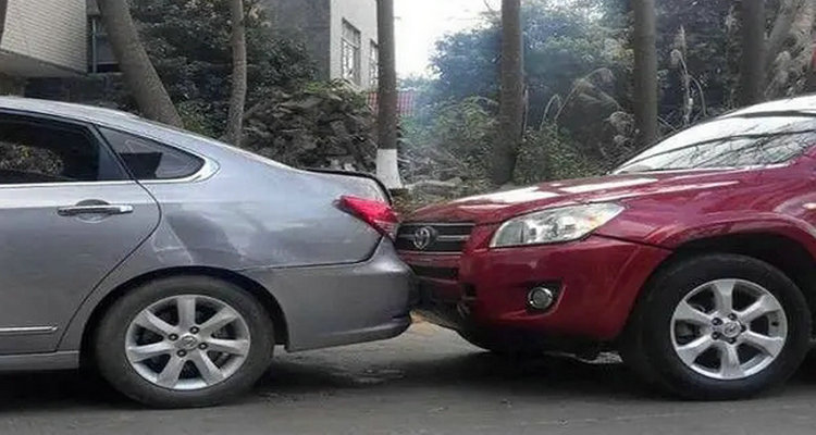 我追尾別人全責(zé)如何賠對方