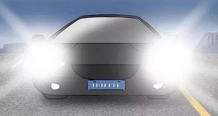 錯(cuò)誤使用遠(yuǎn)光燈一次記多少分