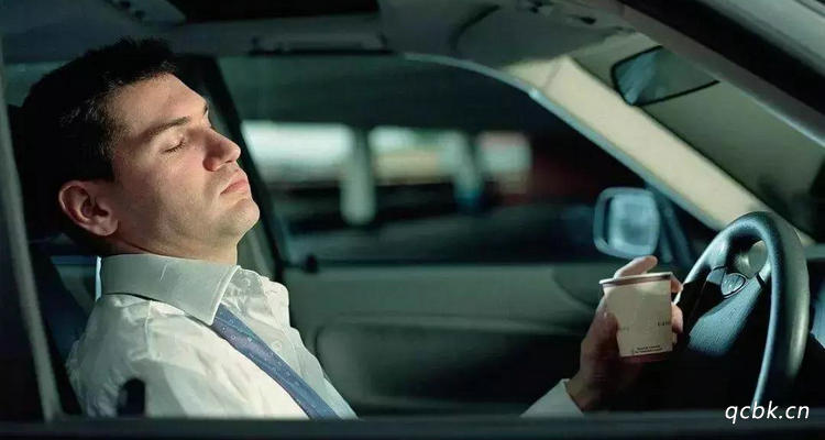 汽車停著開(kāi)空調(diào)一小時(shí)費(fèi)多少油