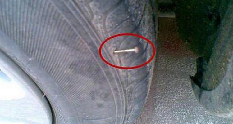 汽車(chē)輪胎扎了釘子怎么辦