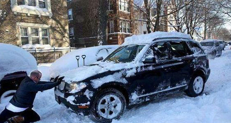 冬天汽車(chē)打火后有汽油味怎么回事