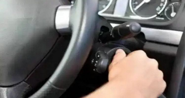 冬季汽車(chē)打火正確方法