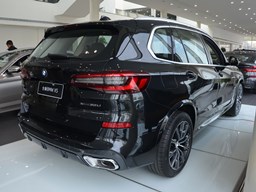 2022款 華晨寶馬X5外觀圖片