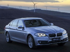 2020款5系插電混動(dòng)版測(cè)評(píng) 寶馬530價(jià)格多少