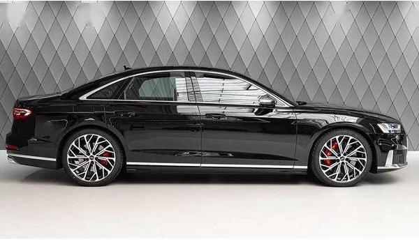 全新奧迪S8L正式上市，百公里加速成績可達(dá)到4秒