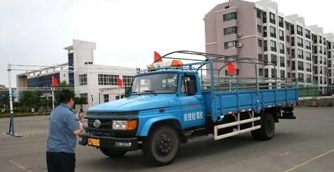 學(xué)駕照年齡上限是多少，根據(jù)車型來分