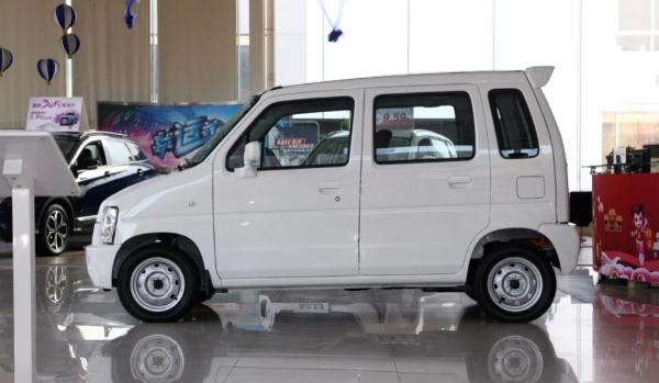 新款北汽EC100/EV2上市，多種車型任意選（不同行業(yè)不同配置）