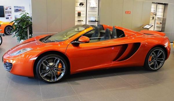 法拉利575M多少錢，世界上最好的轎跑之一（售價(jià)320萬(wàn)元）