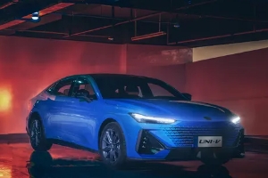 長(zhǎng)安uni-v新車報(bào)價(jià)及圖片 新車2022款售價(jià)10萬(wàn)起