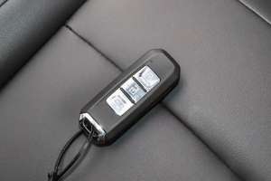 寶駿510鑰匙沒(méi)電了怎么打火啟動(dòng)，將鑰匙貼在一鍵啟動(dòng)按鈕上最快捷