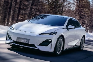 長安深藍(lán)sl03增程版純電續(xù)航，純電續(xù)航超過200km（綜合續(xù)航超過1200km）
