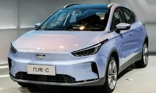 吉利電動汽車5萬左右，續(xù)航322km充電半小時