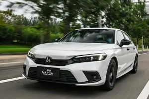本田思域怎么樣，新款車型搭載1.5T+CVT動力（綜合油耗不到6L）