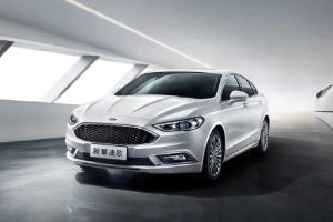 福特蒙迪歐怎么樣，標配2.0T+8AT的動力總成（尺寸參數(shù)越級）