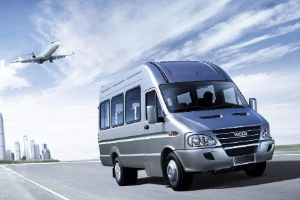 依維柯4米2廂式貨車報價，依維柯得意報價僅10萬起