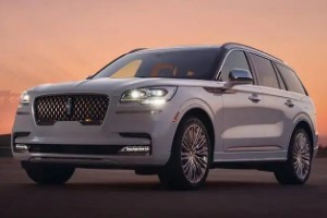 林肯飛行家的參數(shù)配置 搭載3.0T發(fā)動(dòng)機(jī)(車(chē)身長(zhǎng)達(dá)5米)