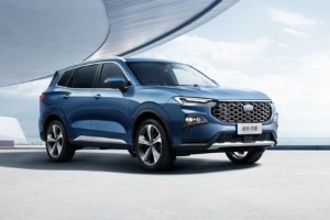 福特領(lǐng)?？诒趺礃?車(chē)身長(zhǎng)達(dá)4.6米(搭載1.5T發(fā)動(dòng)機(jī))