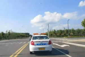 科三油門(mén)要一直踩著么 科三油門(mén)不需要一直踩著