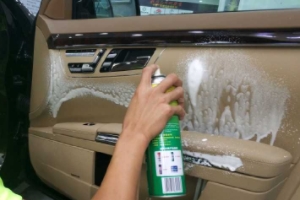 汽車內飾多久清洗一次 汽車內飾三個月清洗一次效果好
