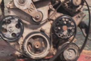 發(fā)動機皮帶吱吱響是怎么回事 皮帶松緊故障、緊張輪失效、震動劇烈