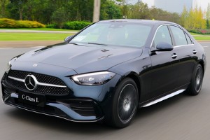 近期降價(jià)最厲害的車(chē) 奔馳c級(jí)優(yōu)惠可達(dá)11萬(wàn)(裸車(chē)價(jià)21萬(wàn))