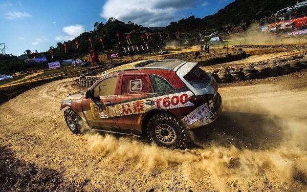 輪距是什么意思 左、右車輪中心間的距離