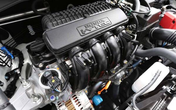 汽車冷卻系統(tǒng)中主要機件 發(fā)動機水箱怎么樣