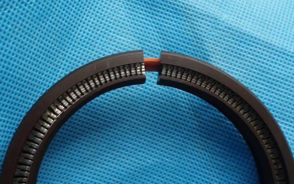 發(fā)動機油封是什么 漏油的原因有哪些