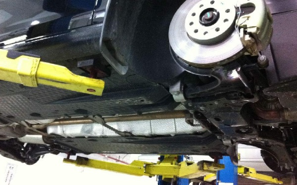 汽車底盤(pán)裝甲的作用 汽車底盤(pán)裝甲有什么好處